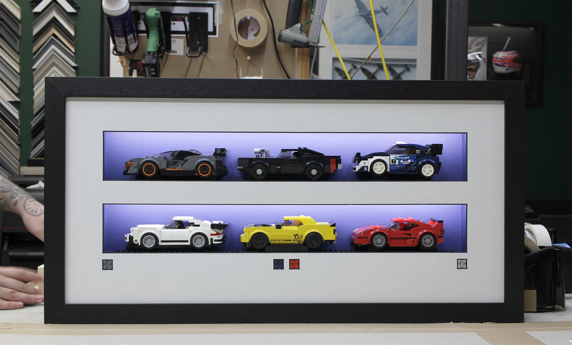 Build Your Own Frame 32 Figures Extra Deep Frame Red Square Brick